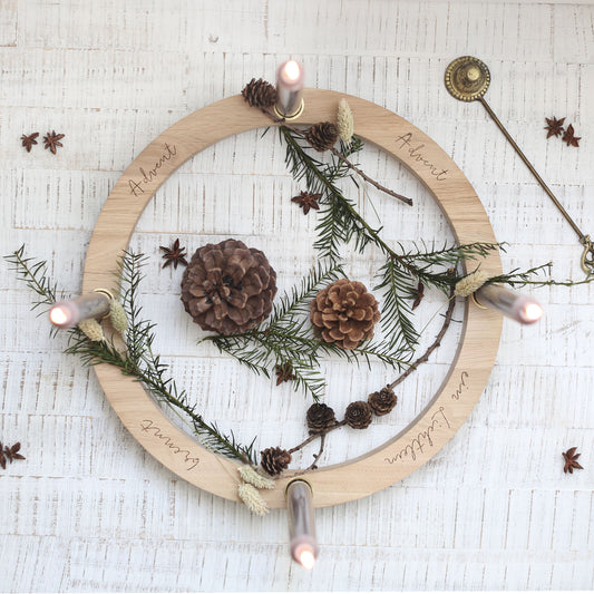 Adventskranz aus Eichenholz 'Advent Advent'