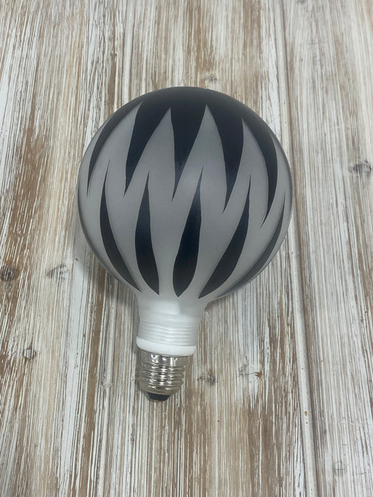 NUD Collection Glühbirne 'Black Flame'