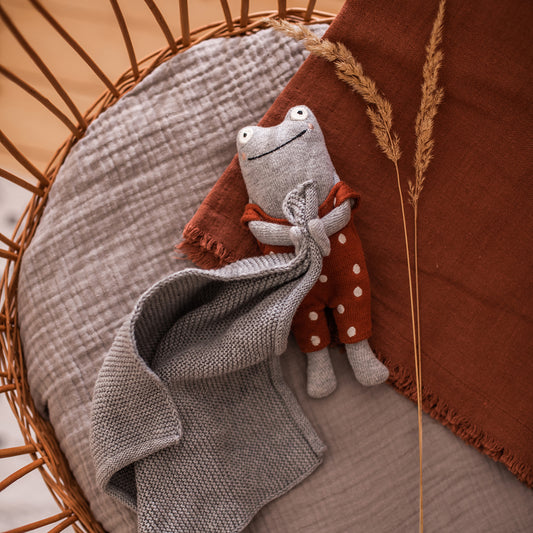 Kuscheltuch 'Frosch' in Grau aus Strickstoff