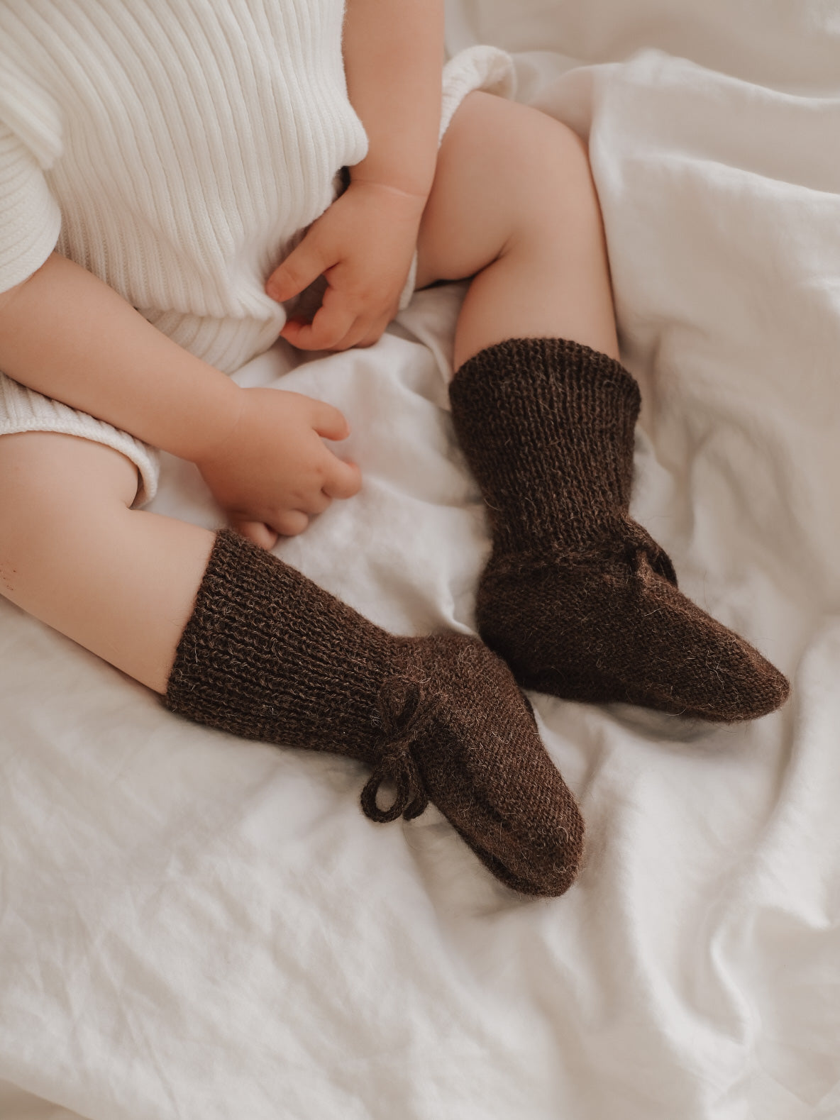 Baby Alpaka Strickschuhe 'Baby Bootis Mocha' 0-6 Monate