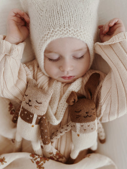 Stricktier Alpakawolle 'Katze Latzhose Creme'