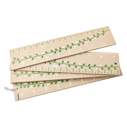 Messlatte 'Family Growth Chart' aus Holz