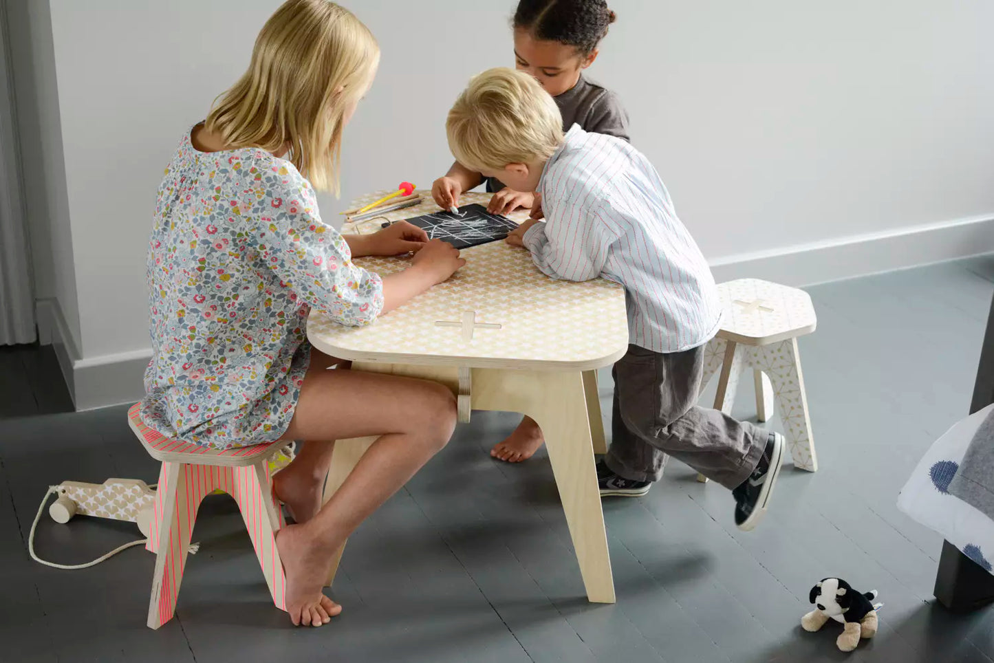 Design Kinder-Hocker 'Pinke Streifen'