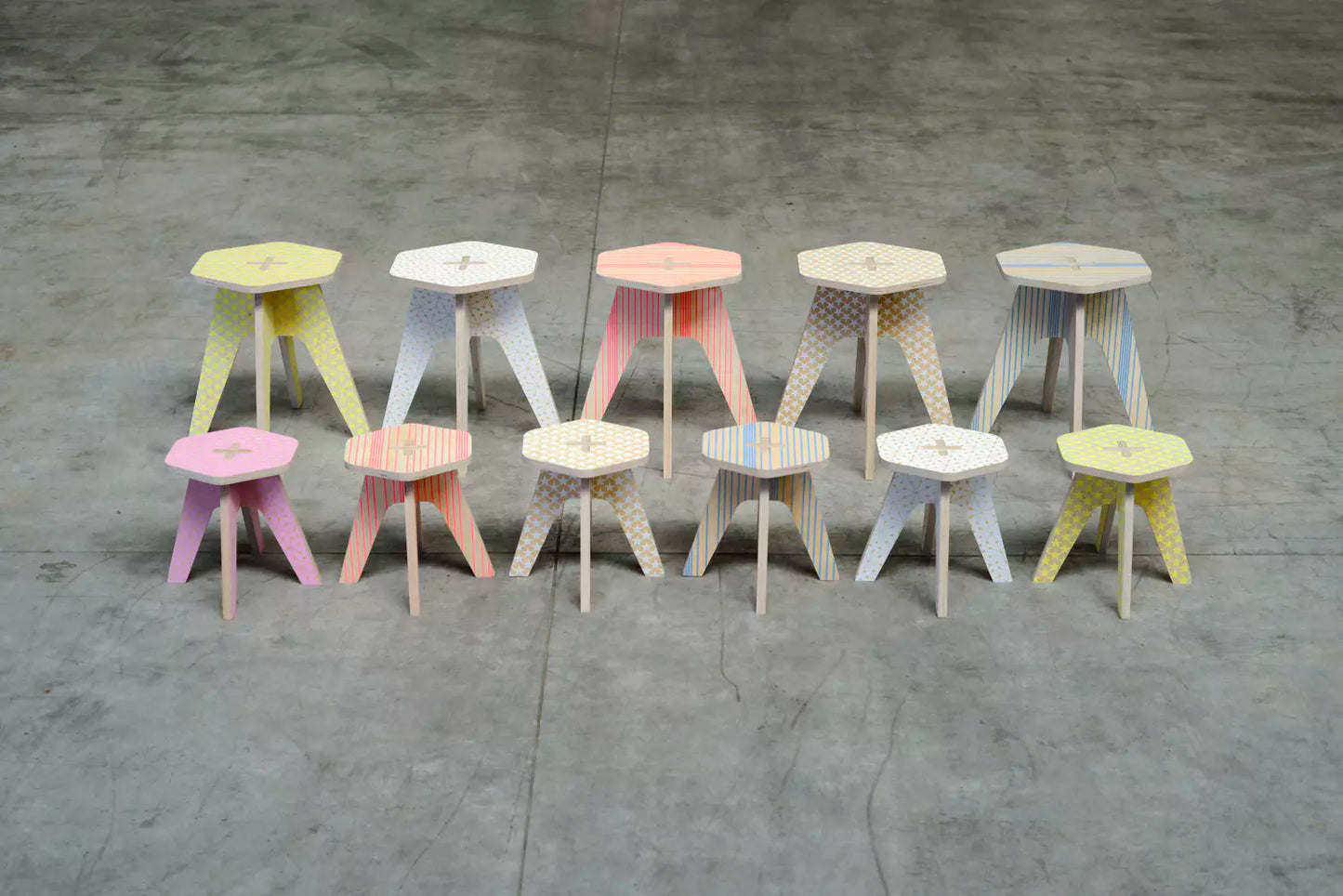 Design Kinder-Hocker 'Pinke Streifen'