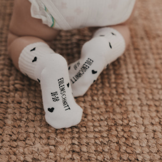 Babysocken 'Allover Herzen' schwarz